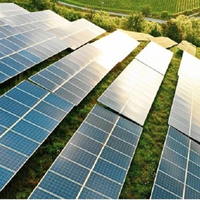 Progetti di stoccaggio su larga scala che utilizzano energia pulita come l'eo...