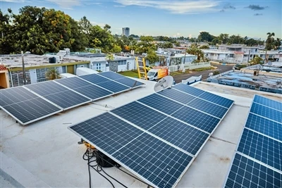 La produzione solare dell'India boom verso 120 GW, ma l'importazione di affid...