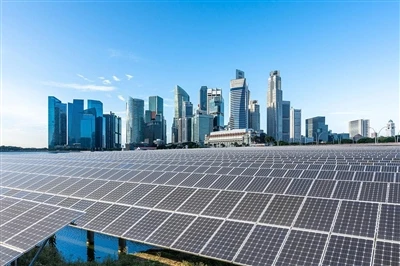 L'obiettivo di installazione solare di Singapore per il 2030 è stato aggiorna...